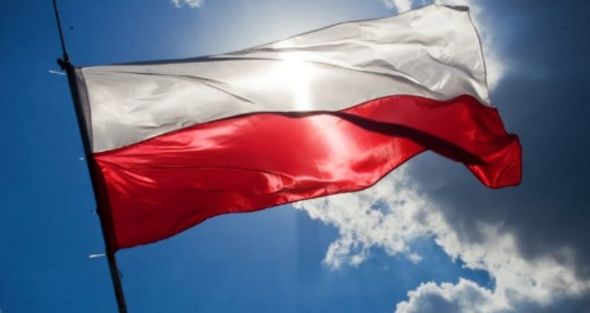 Polonia reintroduce restricții dure la nivel național din cauza creșterii alarmante a cazurilor de COVID-19