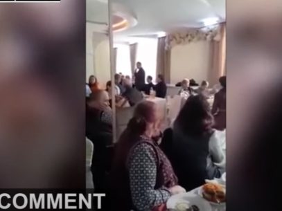 VIDEO/ Dodon, la banchet cu alegătorii săi din UTA Găgăuzia: „Liniștiți-vă. Beți câte 50 grame. Strângeți în pumn toate forțele și mergeți mai departe”