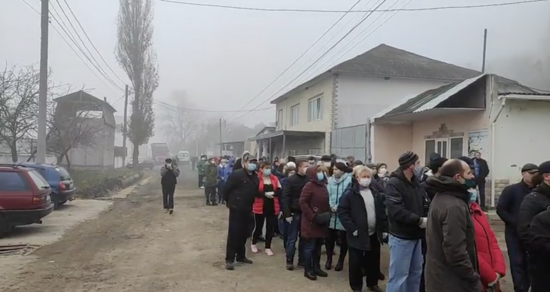 „200 de ruble pentru transnistreni, asta e 13 sticle de vodkă”. Mai mulți alegători din stânga Nistrului ar fi primit bani după ce l-au votat pe Dodon