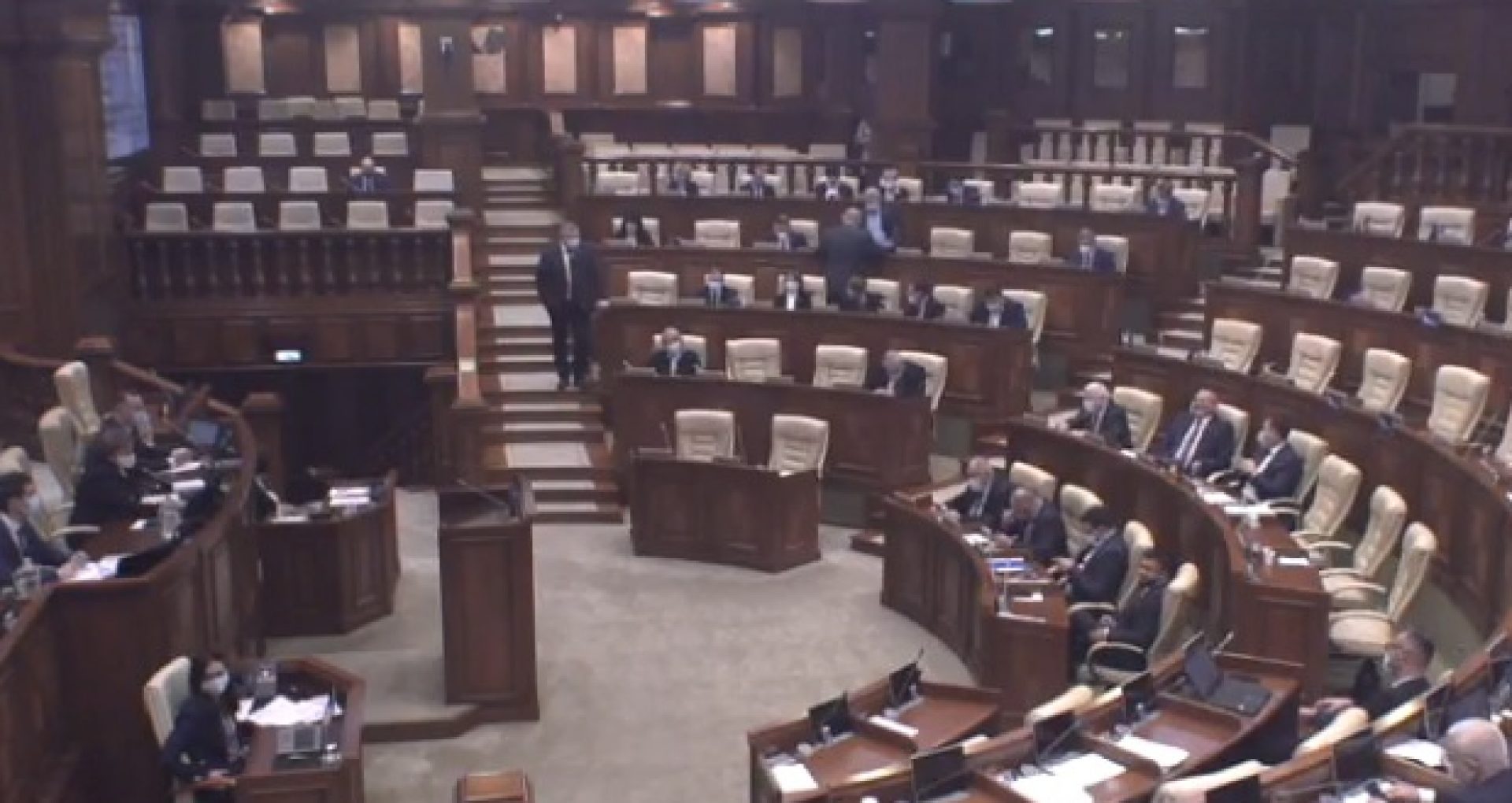 DOC/ Parlamentul a constituit Comisia de anchetă pentru elucidarea circumstanțelor „spălării banilor prin intermediul judecătoriilor și băncilor”