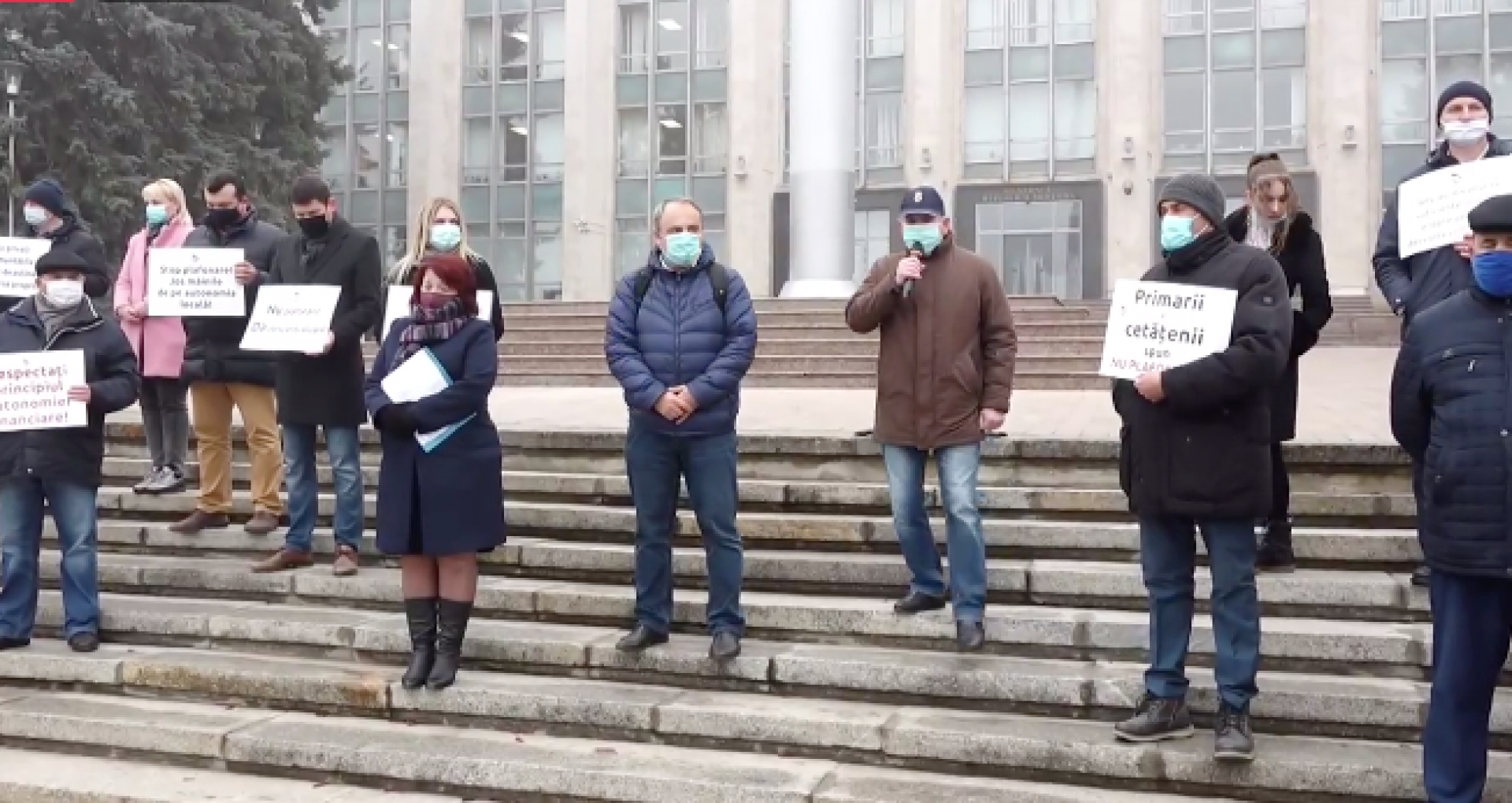 Expert-Grup recomandă autorităților retragerea măsurii cu privire la plafonarea taxelor locale