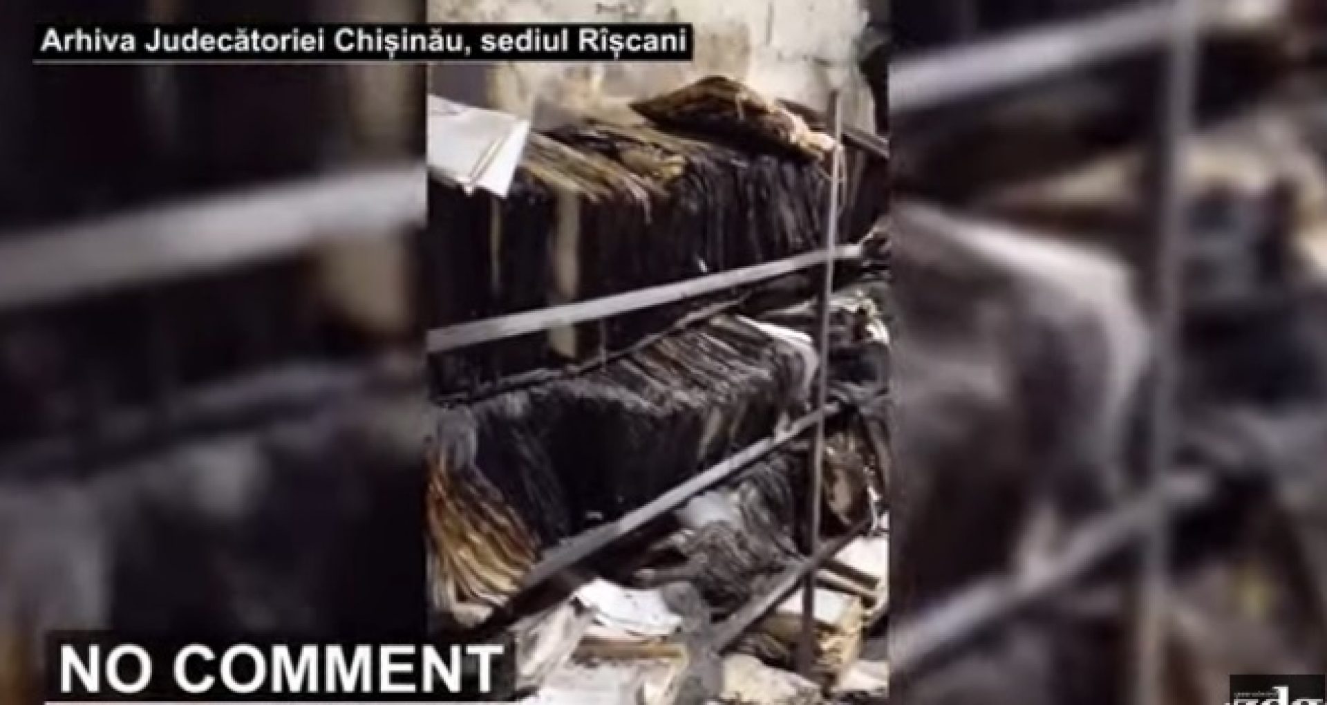 VIDEO/ Cum arată arhiva Judecătoriei Chișinău, sediul Rîșcani: documente aruncate pe jos într-o încăpere cu pereți goi