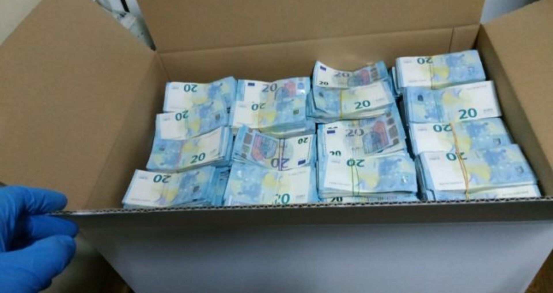 Captura de 1,5 milioane de euro de la vama Leușeni. Omul de afaceri care s-a declarat proprietarul banilor, scos de sub urmărire penală: nu are nicio legătură cu banii