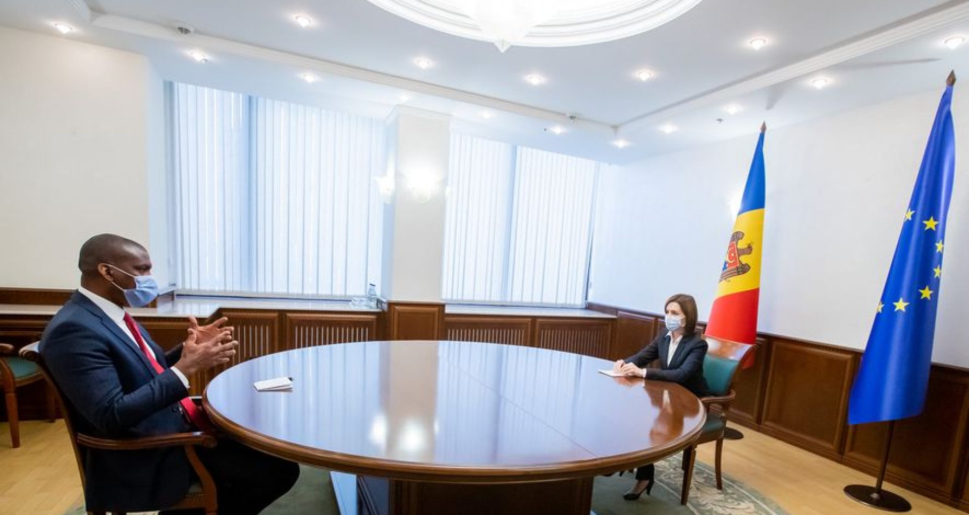 Președinta Sandu a avut o discuție cu Ambasadorul SUA în R. Moldova