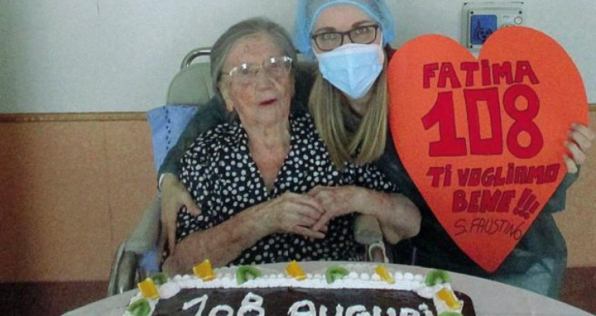 O femeie de 108 ani care s-a vindecat de Covid-19 în luna mai, a fost vaccinată