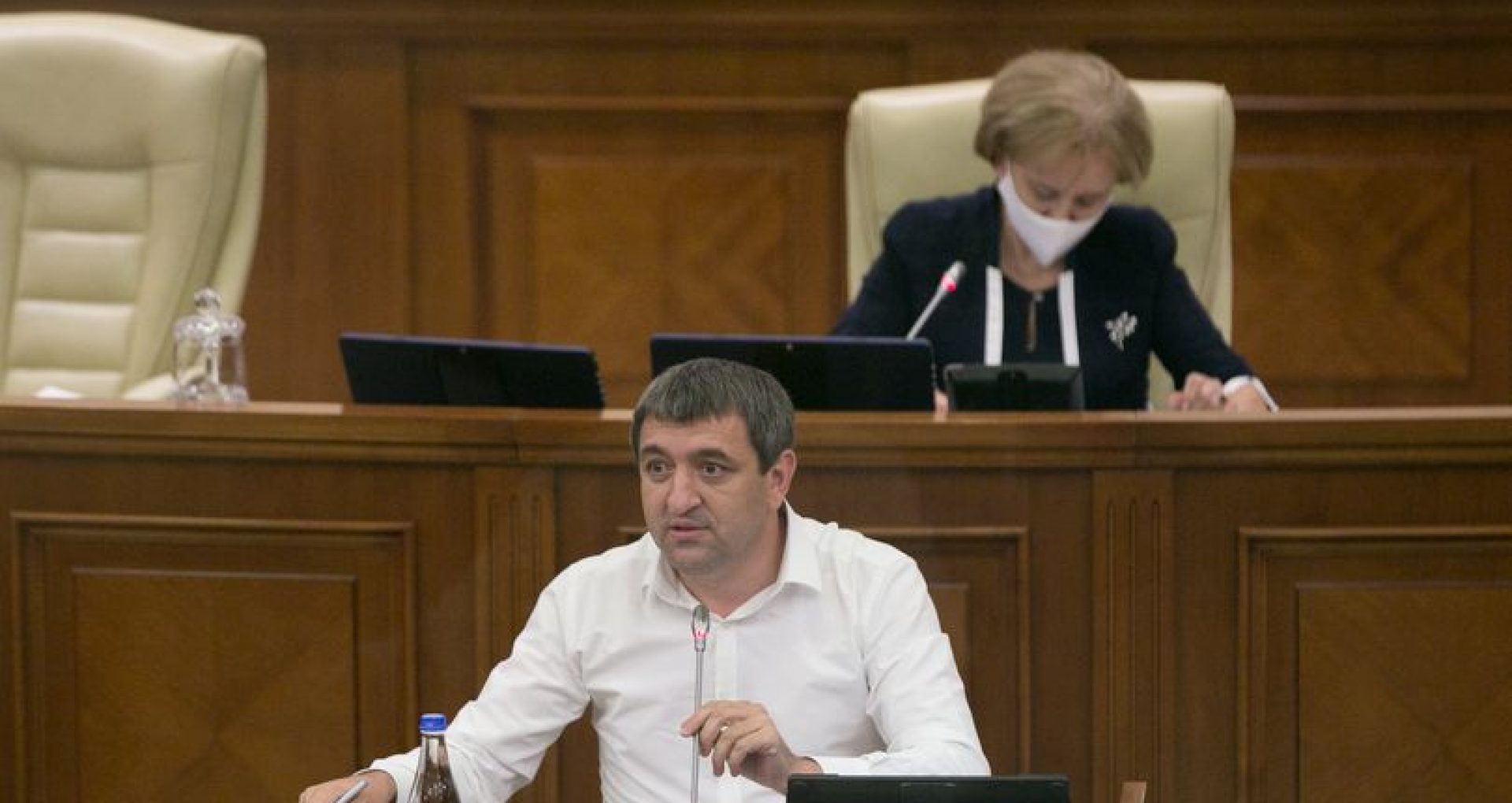 Deputatul PAS, Lilian Carp, va face un demers către CSE, pentru ca aceasta să excludă plasarea în carantină la revenirea în țară pentru moldovenii vaccinați împotriva COVID-19
