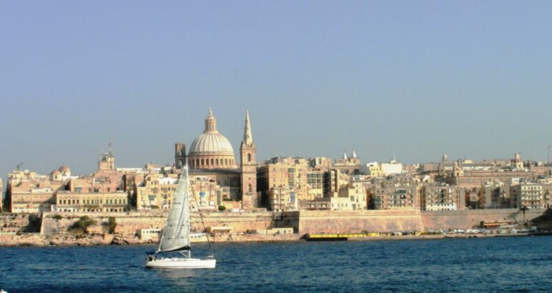 Noii cetățeni. Malta a dezvăluit numele noilor destinatari ai „pașapoartelor de aur” din Rusia, printre care un miliardar din lista Forbes
