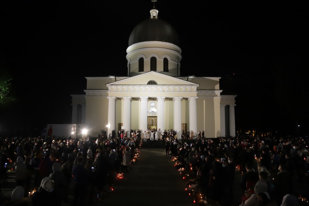 Călătoriile cu troleibuzul vor fi gratuite de Paște. Programul pentru noaptea Învierii în Chișinău