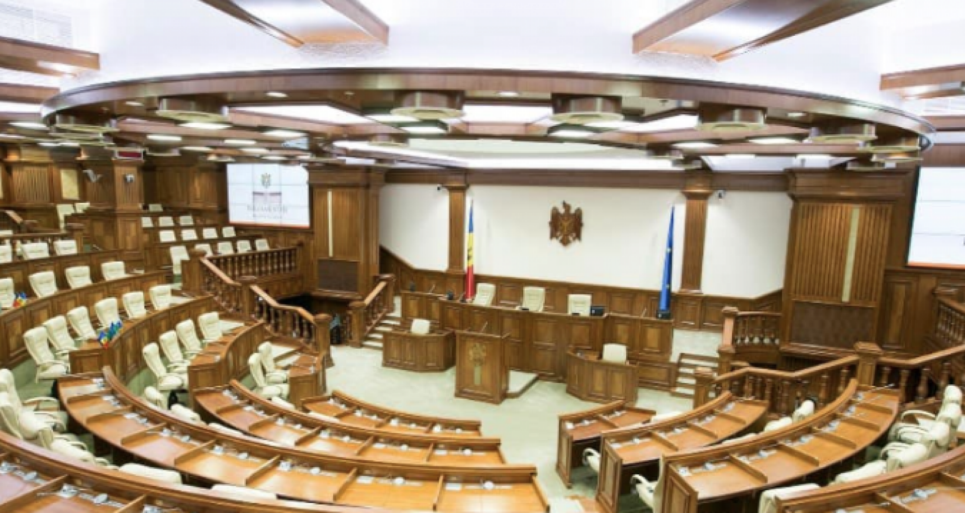 DISTRIBUȚIA MANDATELOR, după procesarea a 99,63%: PAS obține 63 de mandate în Parlamentul de la Chișinău. Ce înseamnă majoritate parlamentară