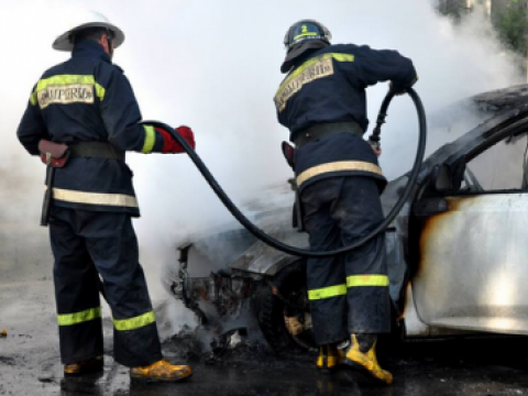 FOTO// Incendiu în Capitală: Patru automobile au ars