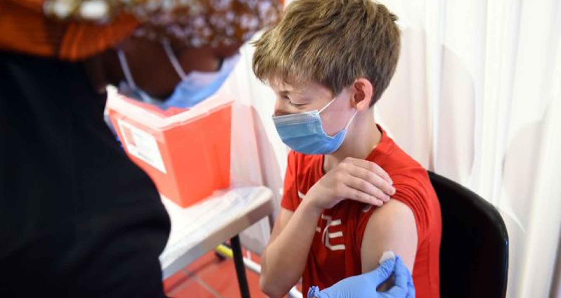 Autoritățile din Sănătate anunță că analizează posibilitatea vaccinării împotriva COVID-19  a copiilor cu vârsta de la 12 ani