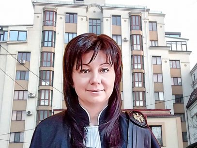 DOC/ Procedura de confiscare a averii nejustificate a magistratei Avasiloaie, despre care ZdG a scris că putea fi văzută zilnic într-un penthouse din Chișinău, a fost suspendată