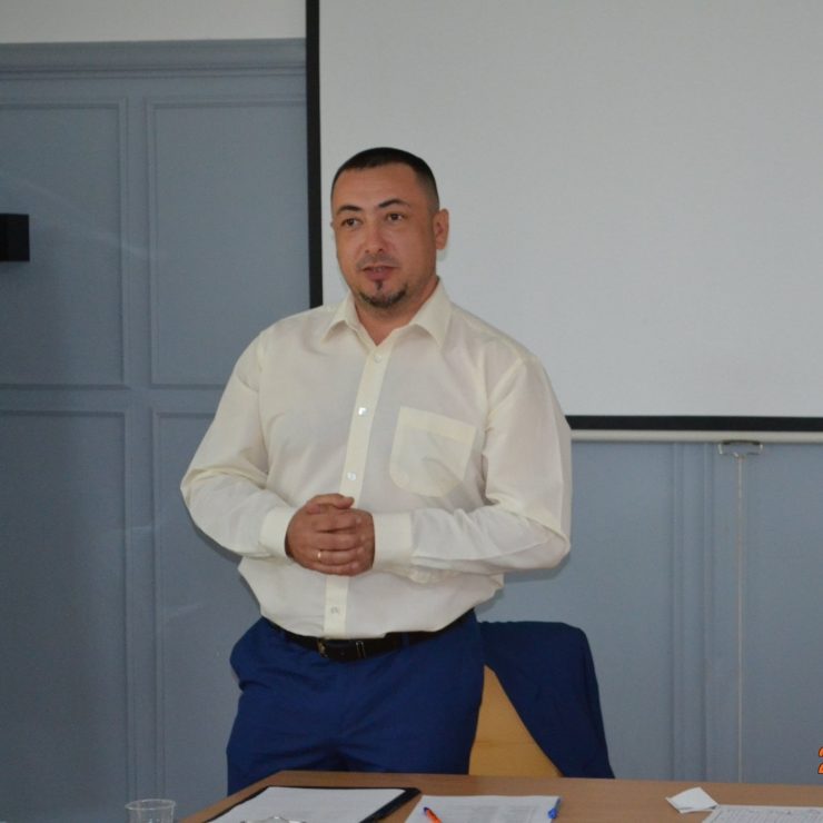 Cine sunt cei care ar urma să-i înlocuiască pe cei patru deputați care au ales să facă parte din echipa guvernamentală: trei – de profesie juriști, iar unul – pedagog – Ziarul