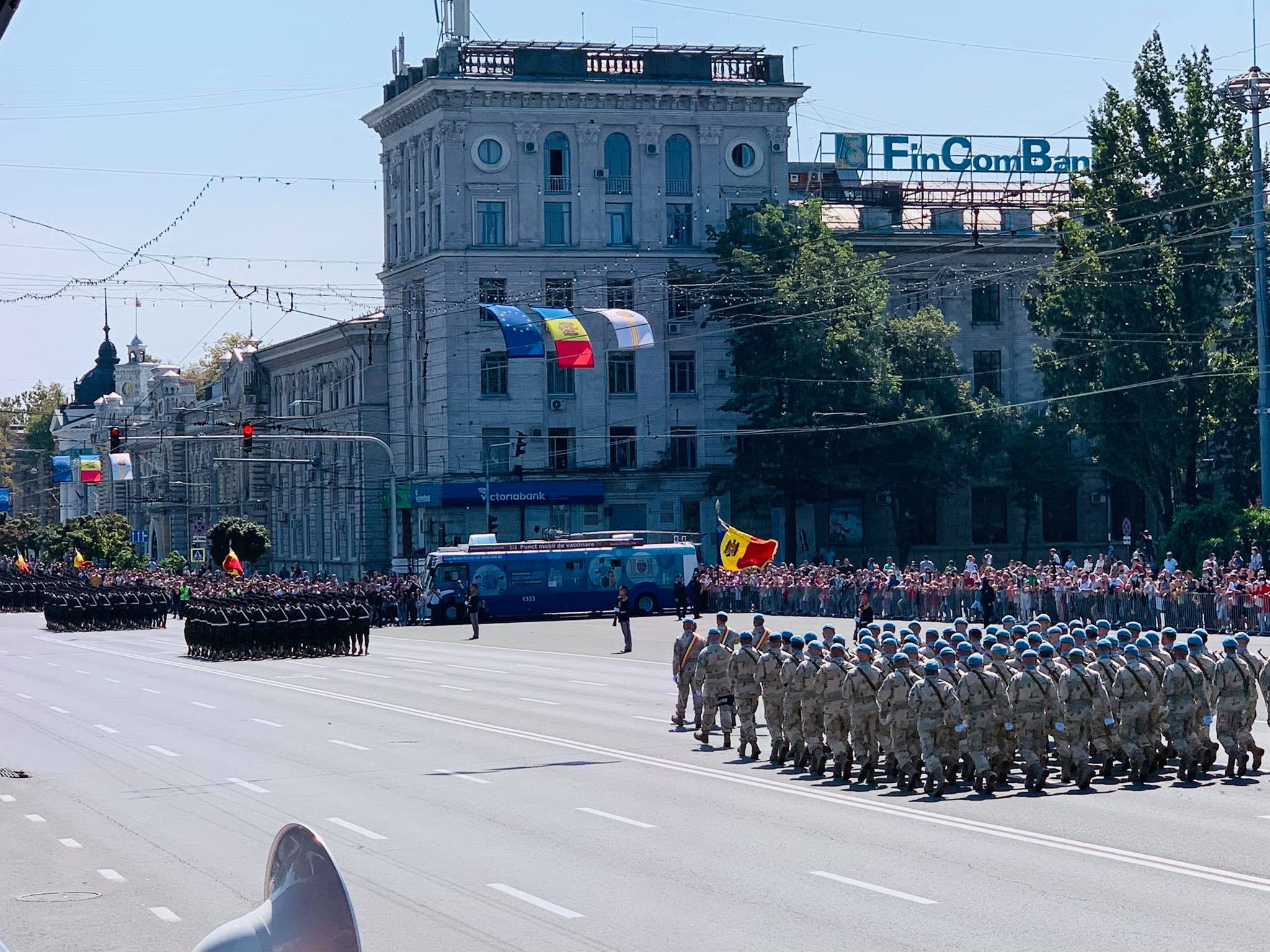 Antrenamente pentru Parada Militară, desfășurate în cartierul Telecentru. Armata Națională se pregătește pentru Ziua Independenței