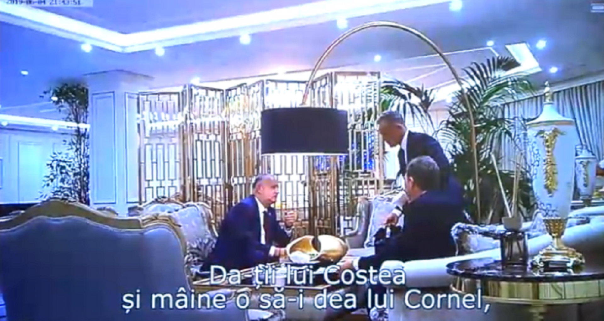 VIDEO/ Procurorul general, despre imaginile în care Plahotniuc îi transmite o pungă neagră lui Dodon: „Sunt convins că acolo erau bani”