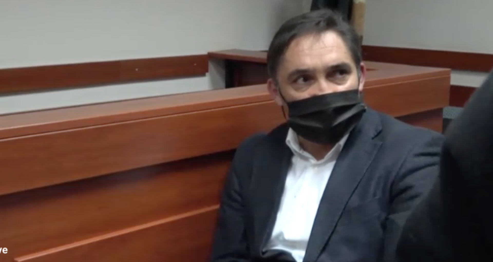 Magistrații Judecătoriei Chișinău au reluat ședința la care este examinat demersul privind prelungirea mandatului de arest pe numele lui Stoianoglo