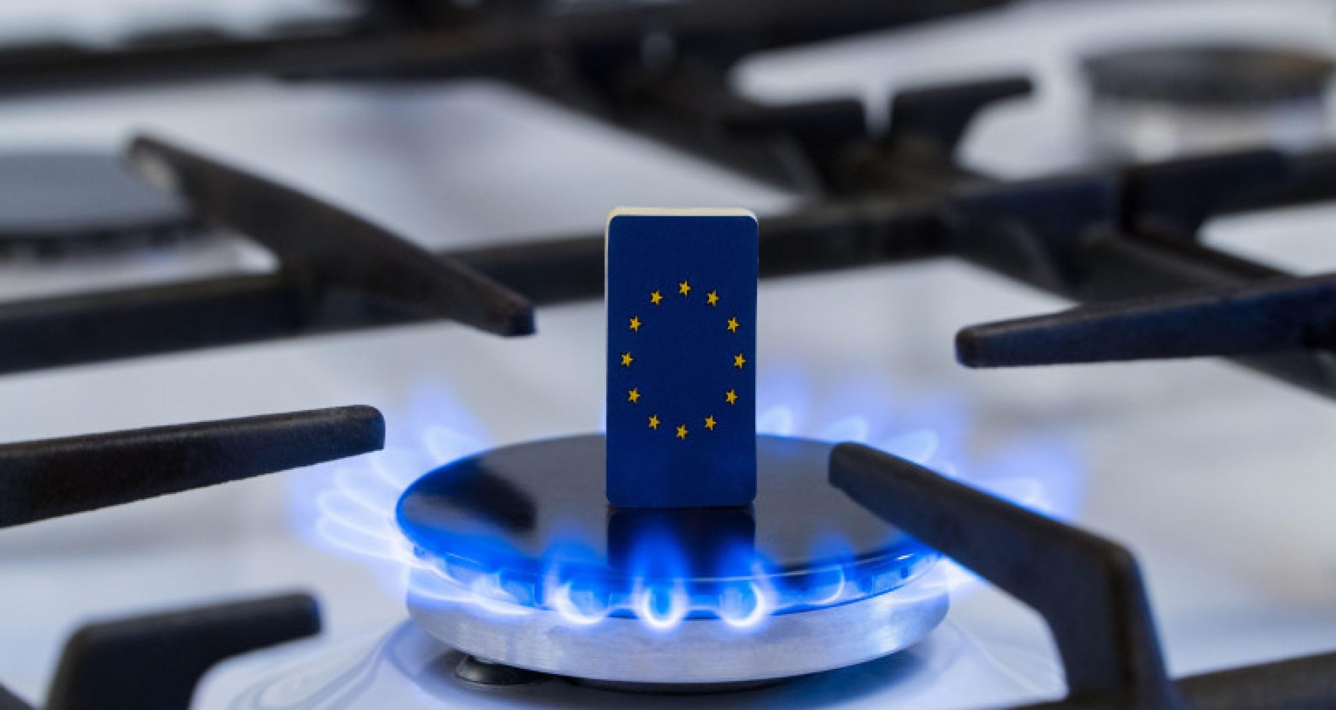 Comisia Europeană, la presiunea statelor membre, va investiga dacă furnizorii de gaze naturale manipulează piața europeană