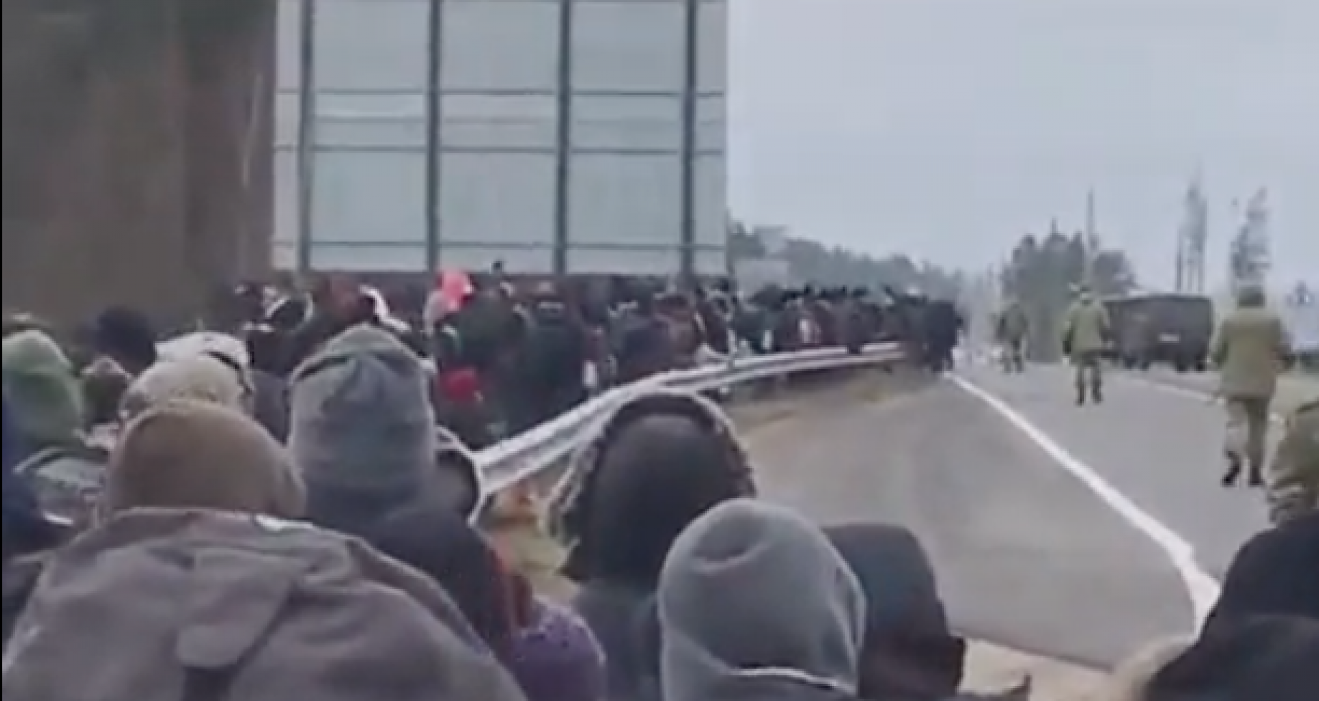 VIDEO/ „Incident major” la granița dintre Polonia și Belarus. Cea mai mare încercare de forțare a frontierei UE. NATO reacționează