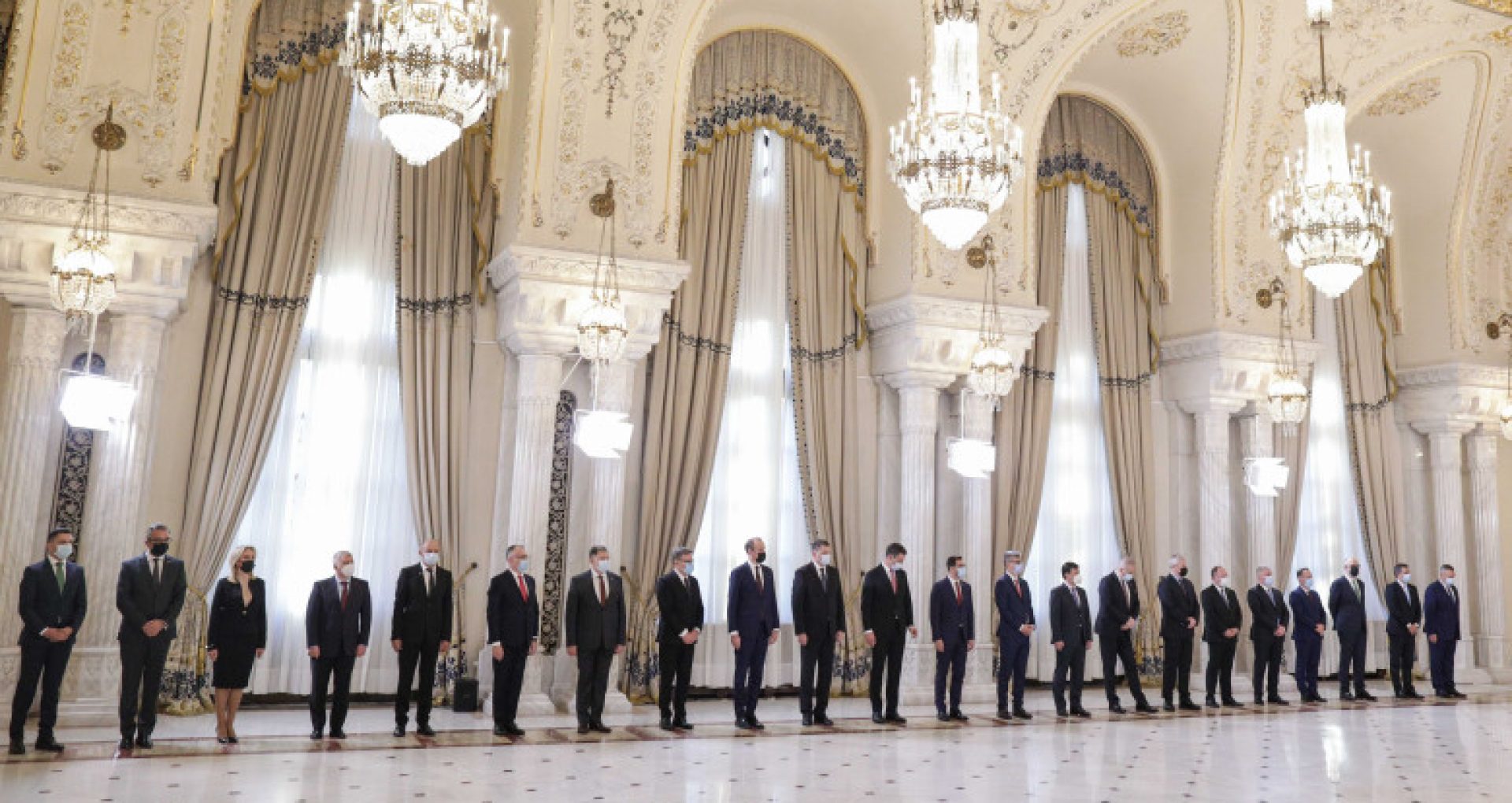 Miniștrii Guvernului Nicolae Ciucă au depus jurământul la Cotroceni. Iohannis: a fost nevoie să se treacă peste multe orgolii