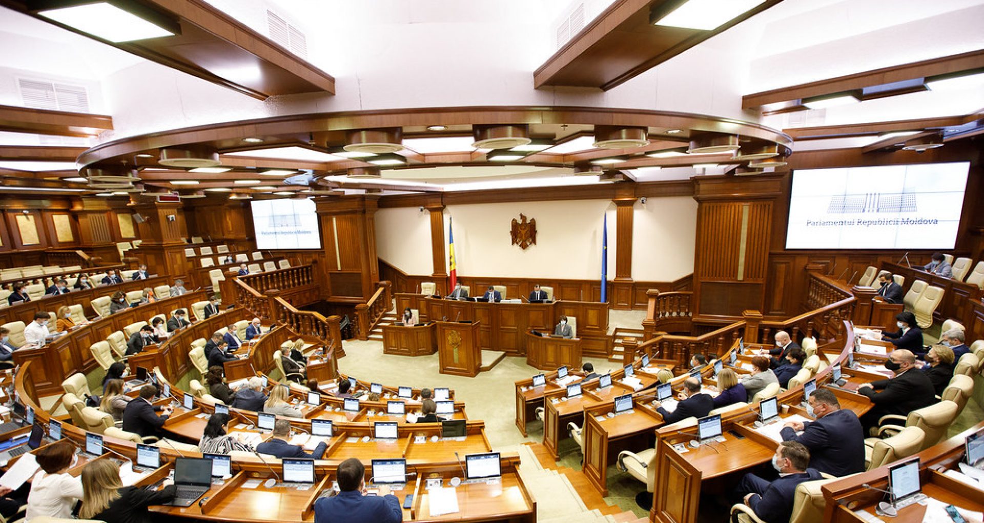 Consiliul pentru Egalitate, Oficiul Avocatului Poporului și organizațiile societății civile solicită Parlamentului să definitiveze proiectul privind reglementarea infracțiunilor motivate de prejudecată – Apel public