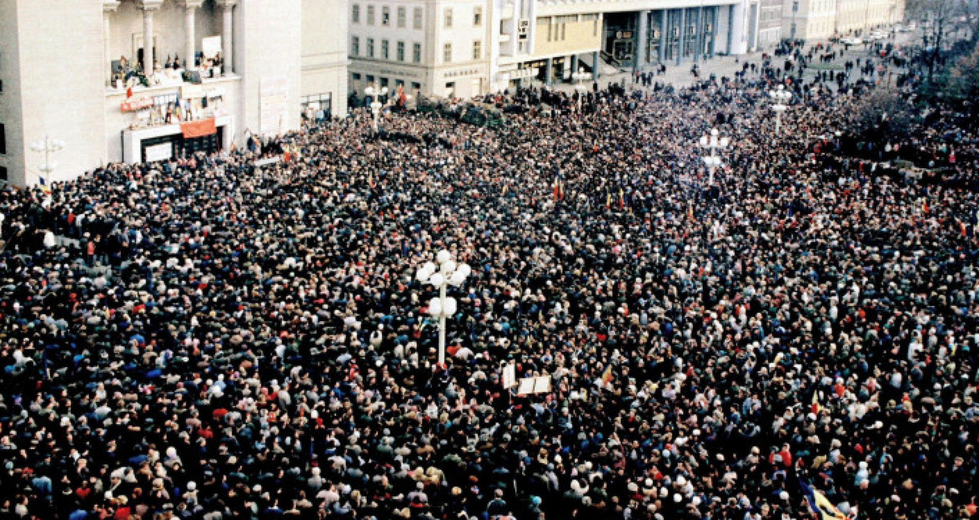 32 de ani de la Revoluția Română, revoluție care a înlocuit totalitarismul cu libertatea