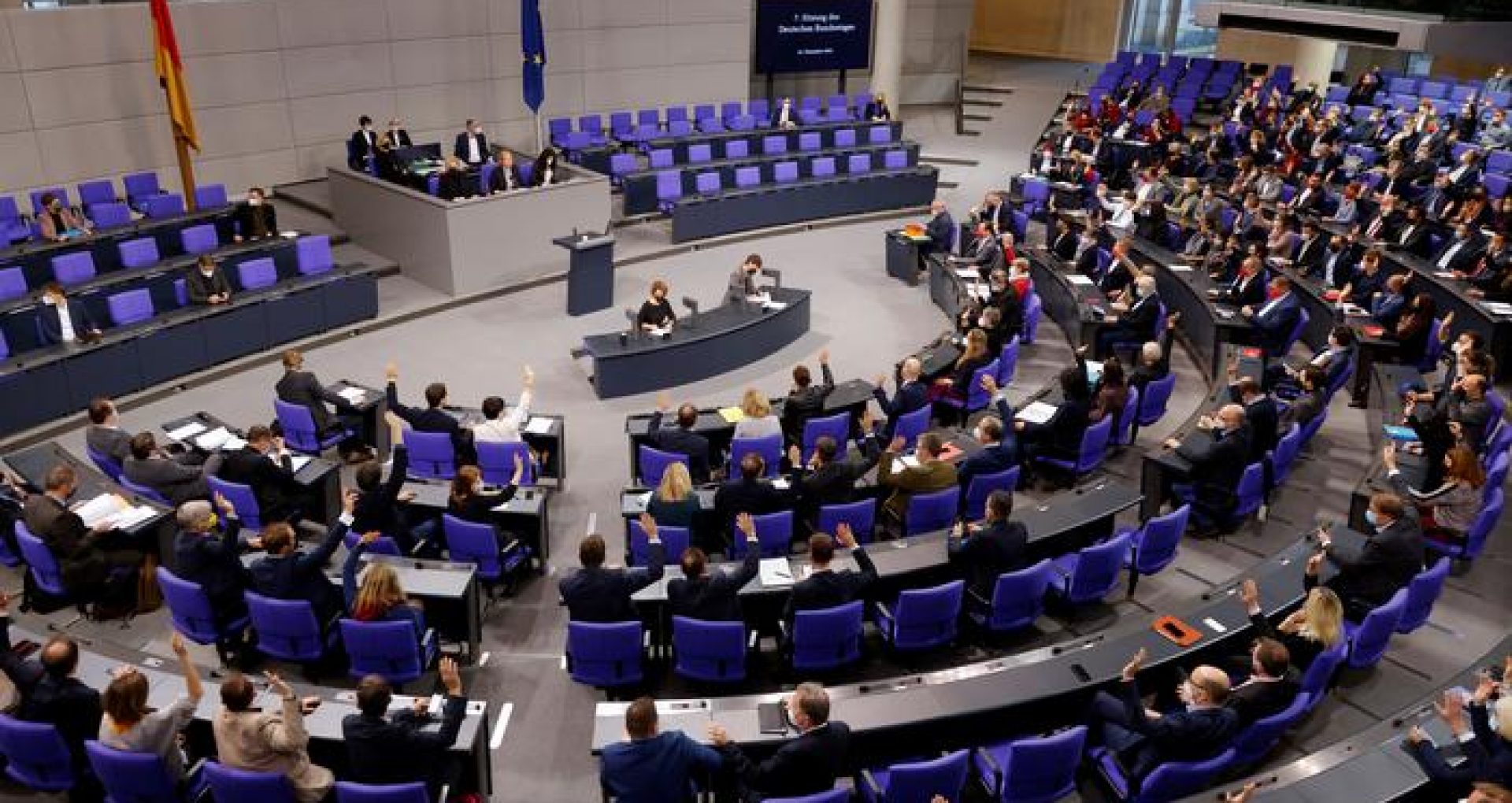 Vaccinarea obligatorie pentru anumite profesii decisă în Bundestag