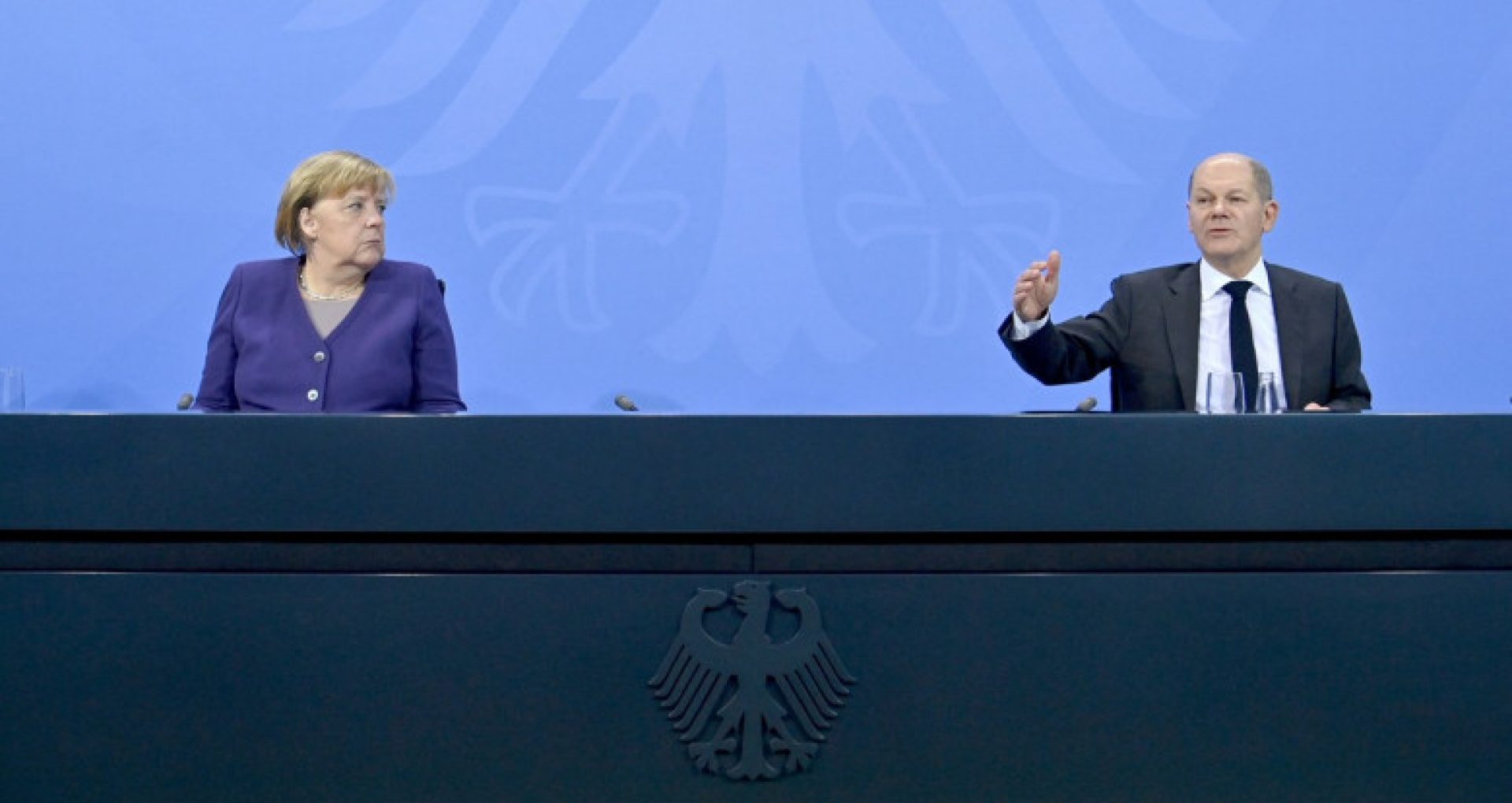 Germania instituie lockdown pentru nevaccinați. Angela Merkel și succesorul ei, Olaf Scholz, susțin vaccinarea obligatorie