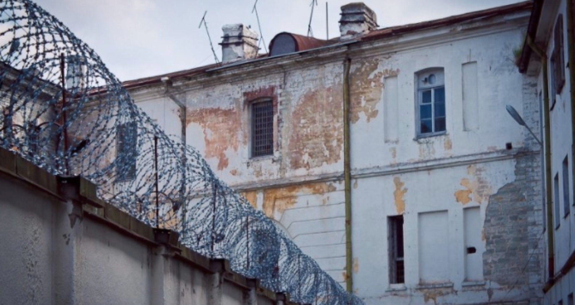 Percheziții inopinate la mai mulți deținuți din două penitenciare din R. Moldova