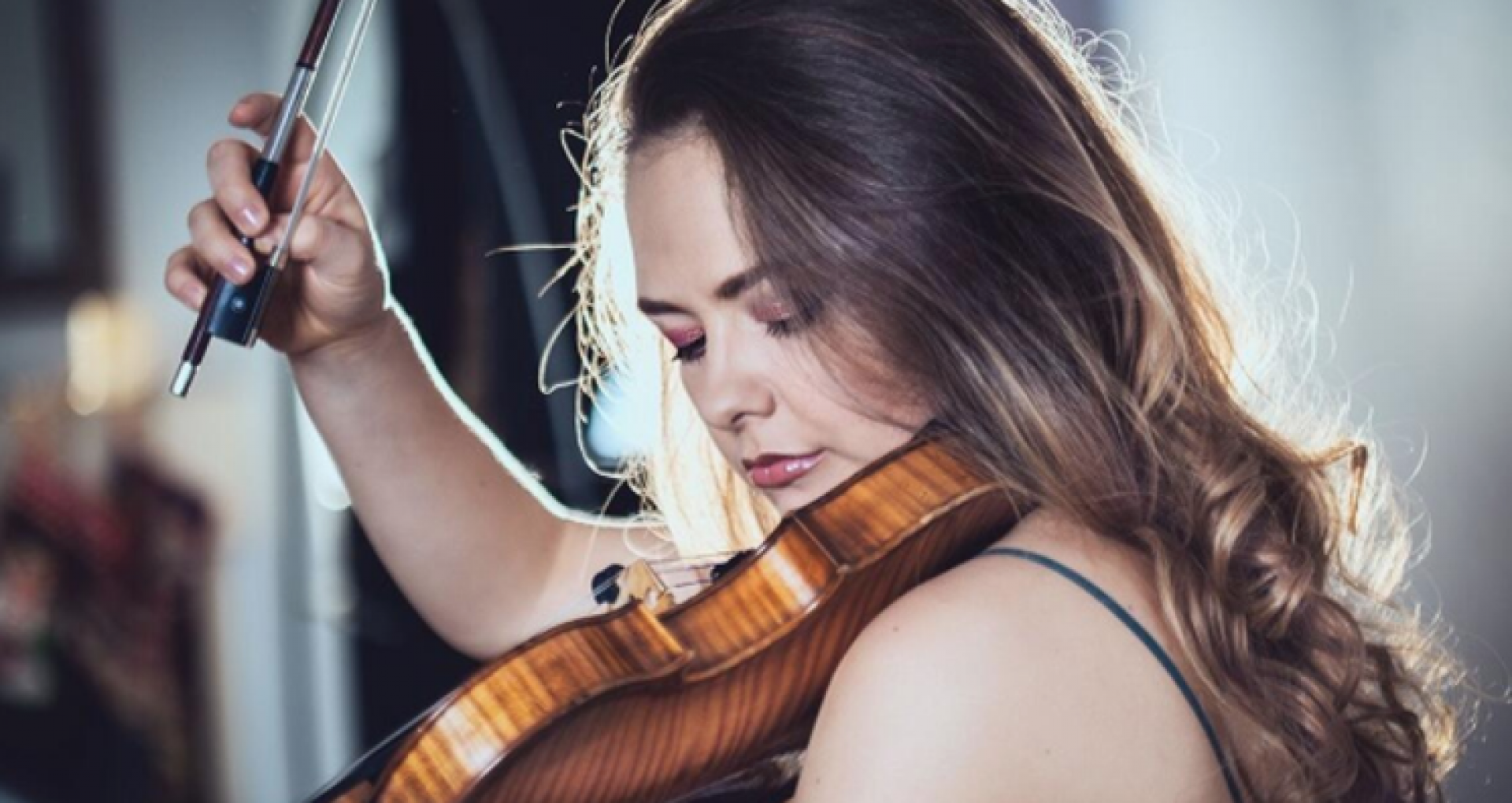 Violonista Alexandra Conunova a lansat o petiție prin care cere să-i fie restituită vioara, care ar valora două milioane de euro, confiscată de vameși