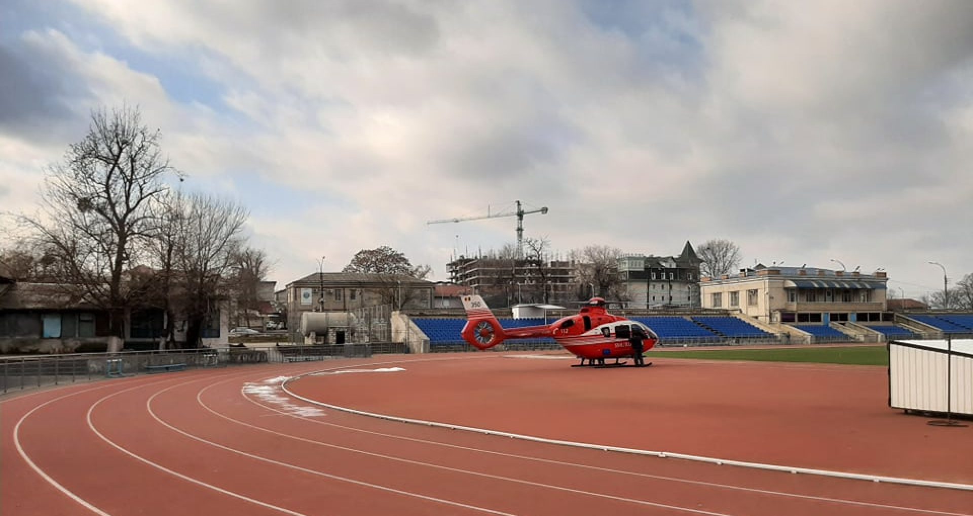 Un bărbat, transportat cu un elicopter SMURD de la Chișinău la București pentru intervenții chirurgicale urgente