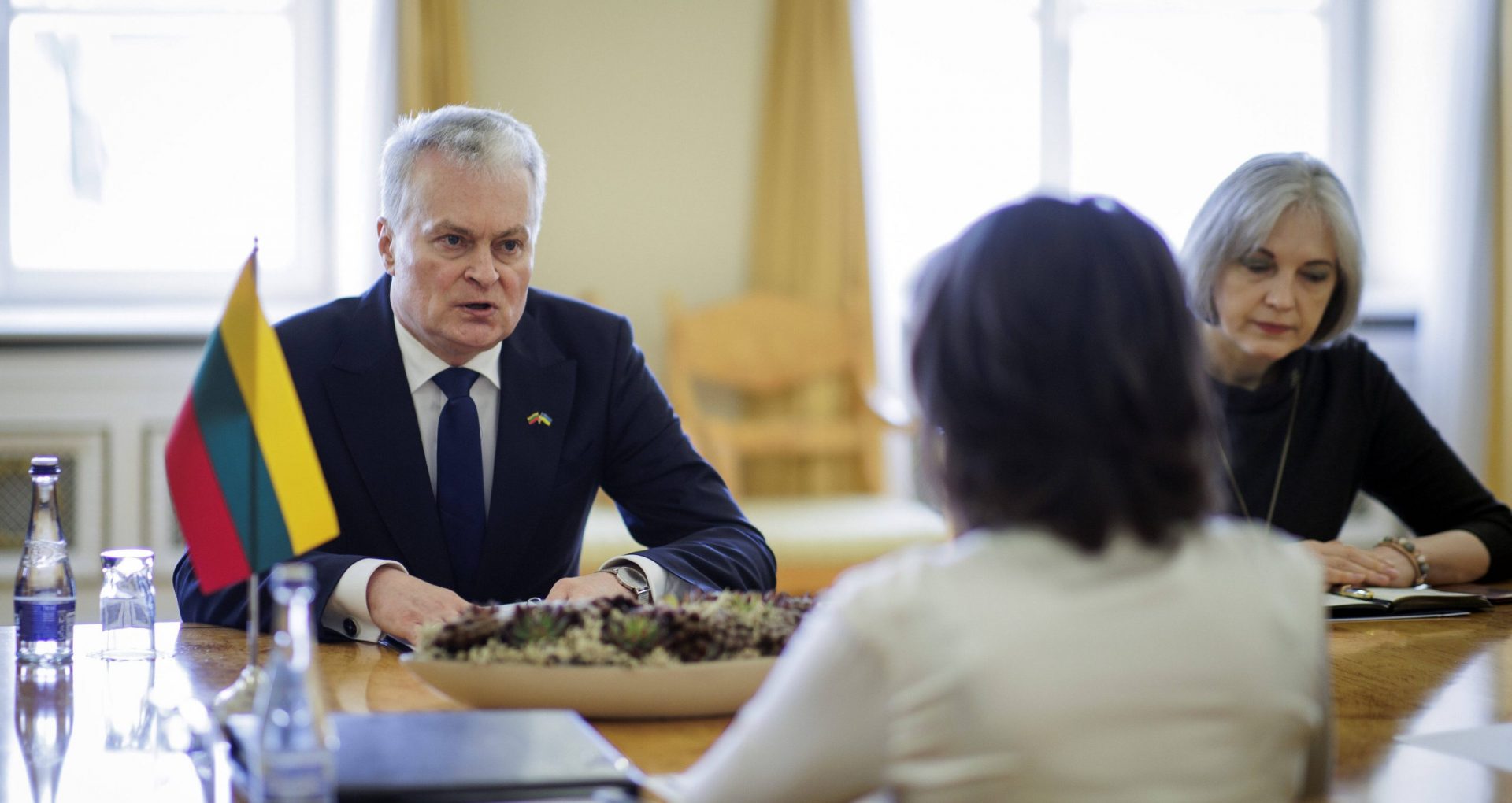 Șefa statului a avut o convorbire telefonică cu președintele Lituaniei. Președinția: „Au discutat despre recomandarea Comisiei Europene de a acorda R. Moldova statutul de țară candidată la UE”