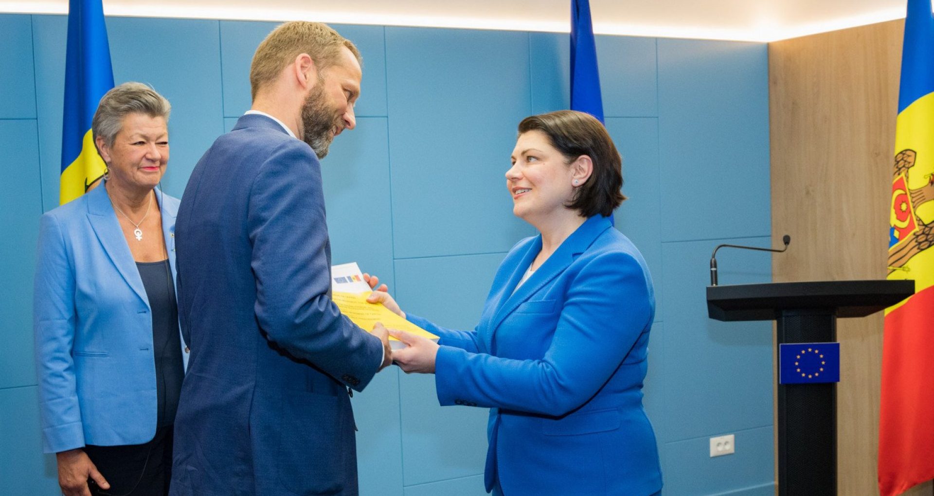 R. Moldova a completat și transmis a doua parte a chestionarului de aderare la UE