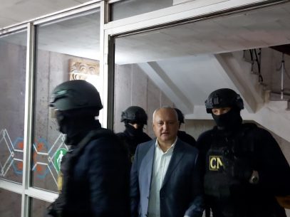 Ex-președintele R. Moldova, socialistul Igor Dodon, rămâne în arest la domiciliu