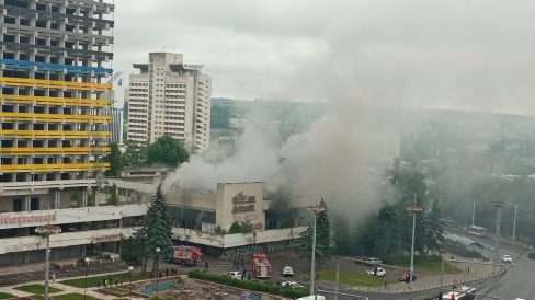 Un incendiu s-a produs în această dimineață, în apropiere de clădirea fostului Hotel Național. La fața locului au intervenit 3 echipaje IGSU