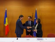 R. Moldova a semnat Acordul de liberalizare a transportului de mărfuri cu UE. Andrei Spînu: „Dragi transportatori moldoveni, aveți cale liberă în UE”