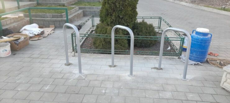 Barele pentru parcarea bicicletelor, instalate în Chișinău. Sursa Foto: Primăria mun. Chișinău