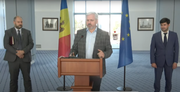 Iurie Razlovan în cadrul briefingului de presă privind schimbarea managementului SA „Termoelectrica” Sursă: privesc.eu