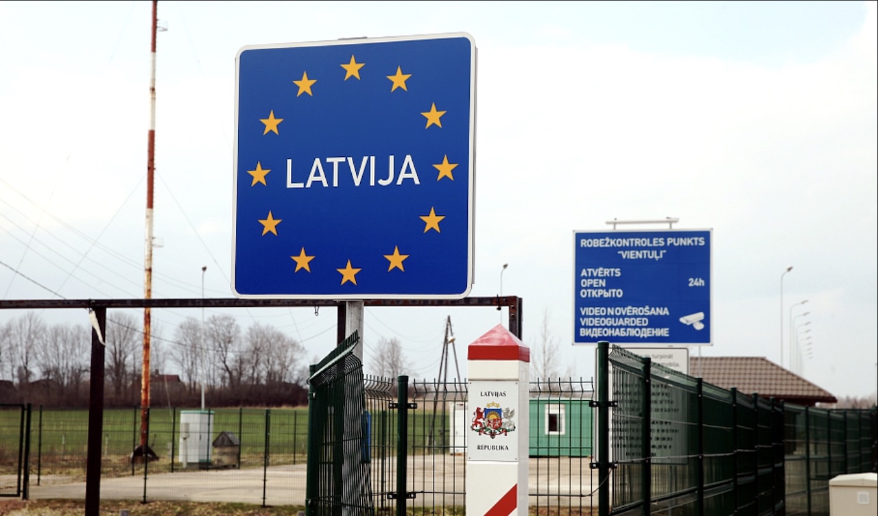 Letonia introduce noi reguli de intrare pentru cetățenii țărilor din afara UE. Cu cel puțin 48 de ore înainte de călătorie, trebuie să fie oferite mai multe informații