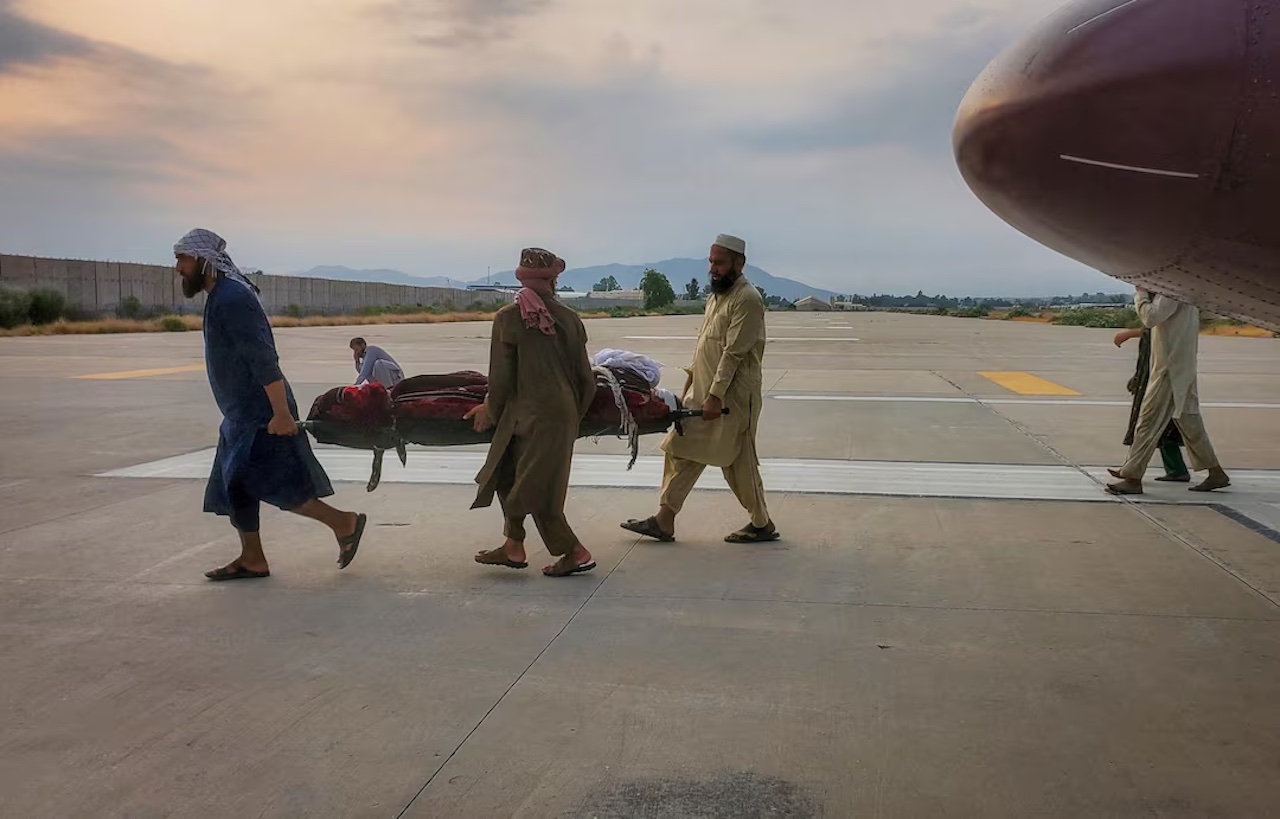 Un cutremur din Afganistan a ucis peste 800 de persoane și a rănit 2800