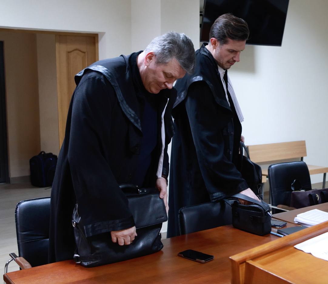 Avocații lui Plahotniuc solicită audierea a încă 48 de martori. Nu au putut demonstra eforturile de aducere în instanță a martorilor acceptați anterior