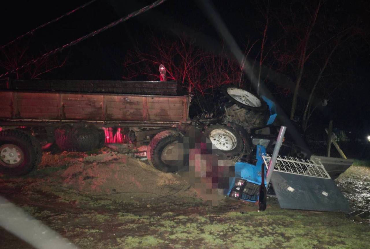 Accident rutier cu implicarea unui tractor: șoferul a decedat