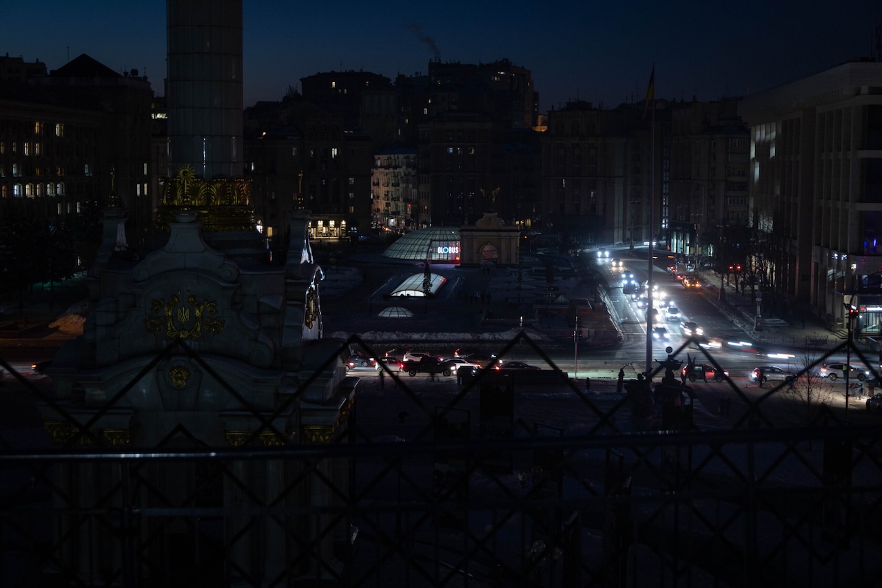 FOTO/ „Asta ne-a unit și mai mult”. Cum au supraviețuit locuitorii din Kiev „iernii negre” sub bombardamentele rusești și cum se pregătesc pentru o nouă iarnă