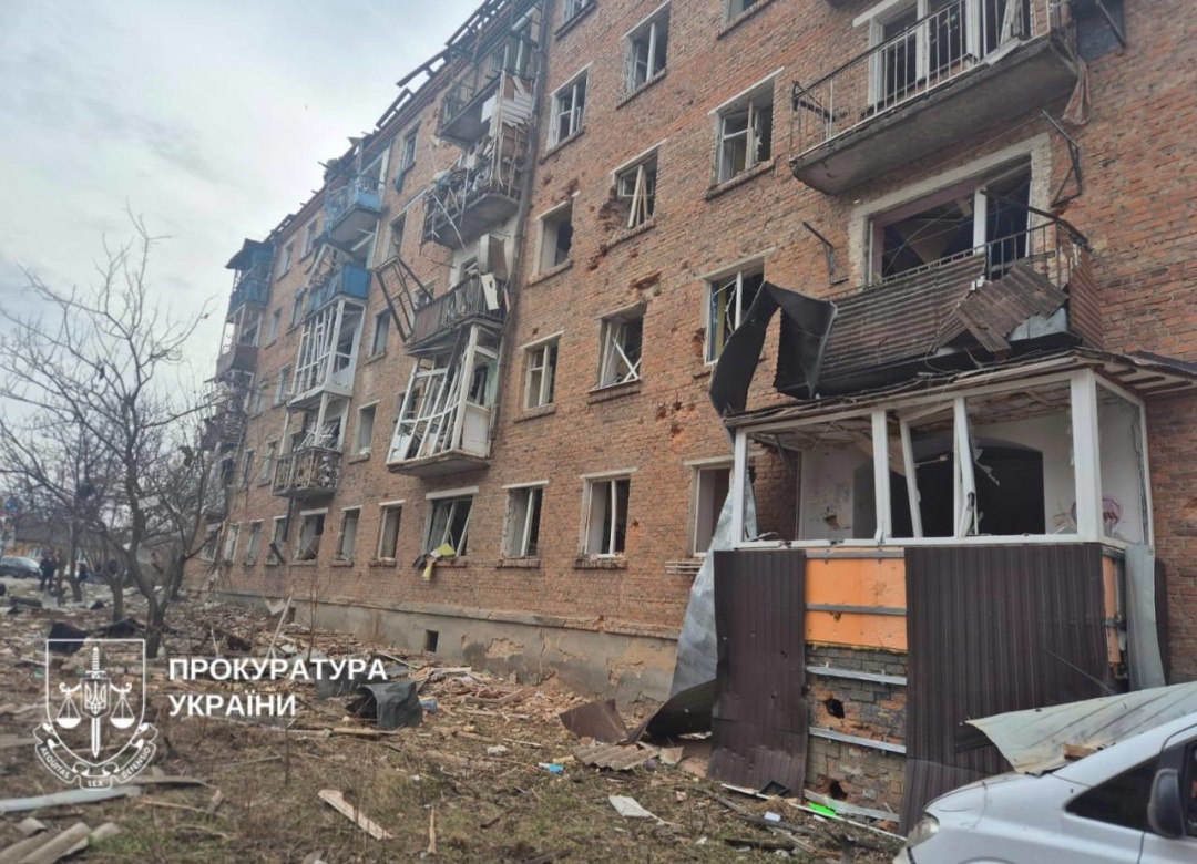 LIVE TEXT/ Rușii au aruncat două bombe ghidate asupra unui cămin studențesc din Hlukhiv, rănind 11 persoane, printre care și un copil. Război în Ucraina, ziua 1496