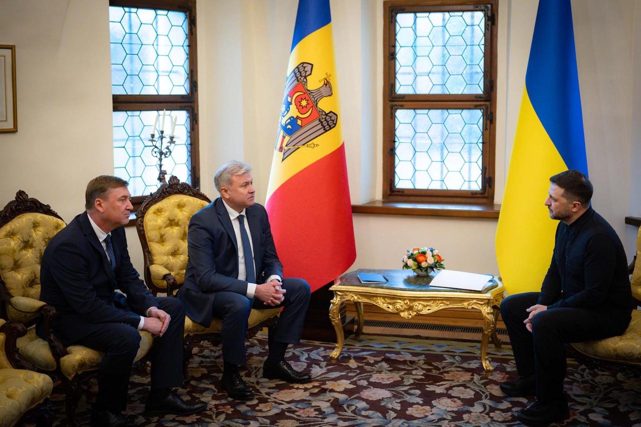 Față în față cu Zelenski. Noul ambasador al R. Moldova la Kiev a prezentat scrisorile de acreditare