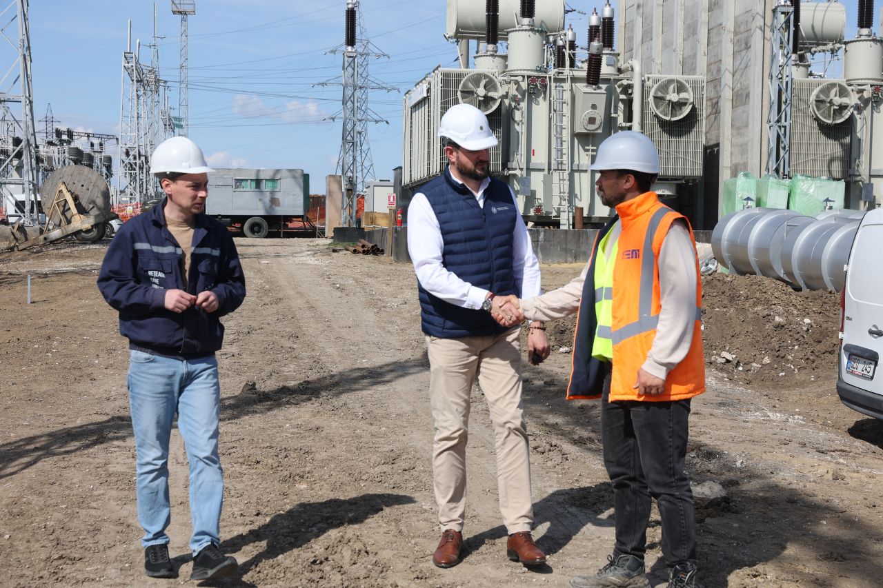 „Lucrările la stațiile electrice a Liniei Vulcăneșt – Chișinău trebuie finalizate până la sfârșitul lunii mai” susține Junghietu, după promisiunile că va fi dată în exploatare în decembrie 2025