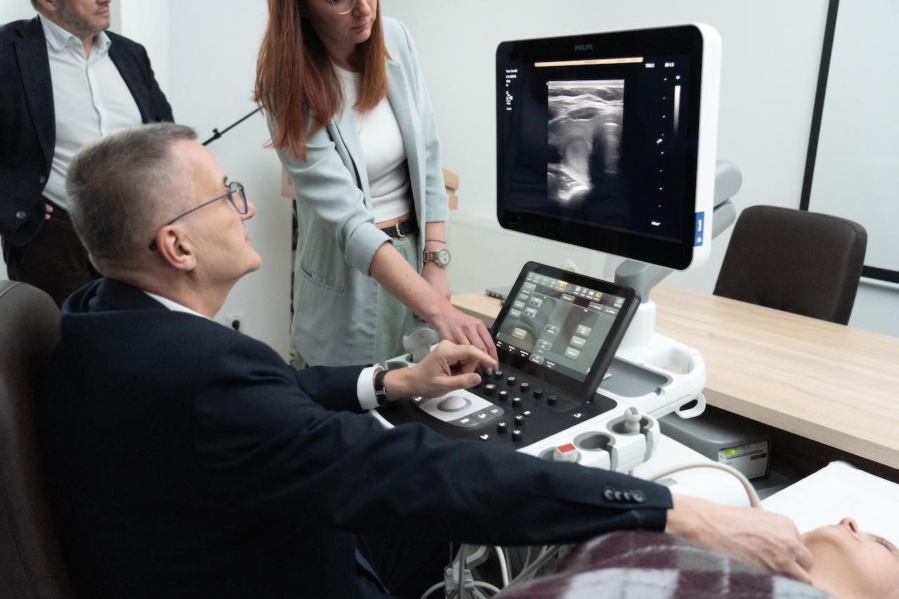 Ecografia care schimbă diagnosticul: medici din Europa au adus la Chișinău cele mai noi tehnici de evaluare a patologiilor capului și gâtului