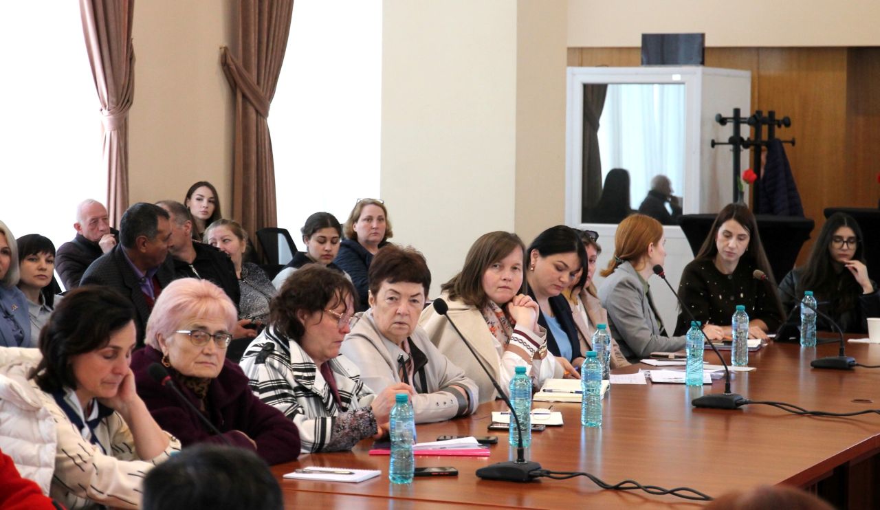 Abandonul și absenteismul școlar, discutate cu reprezentanți din toată țara la Ministerul Educației și Cercetării