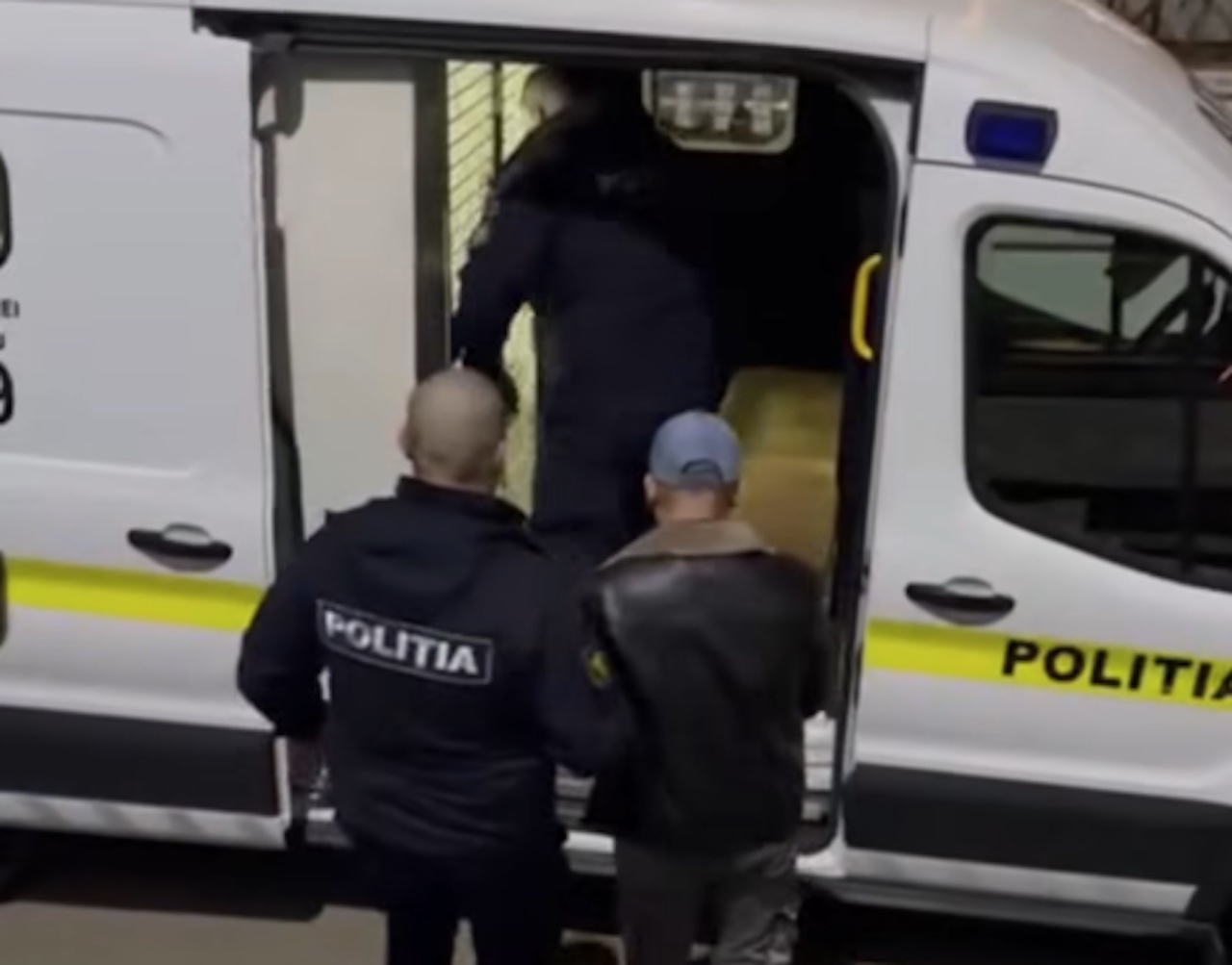 Bărbat, plasat în arest pentru 30 de zile, fiind suspectat că organiza activități de exploatare sexuală comercială, inclusiv implicând minore