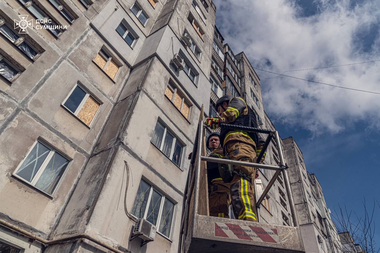 LIVE TEXT/ În Sumî, specialiștii au continuat lucrările de intevenție după bombardamentele Rusiei. Război în Ucraina, ziua 1519