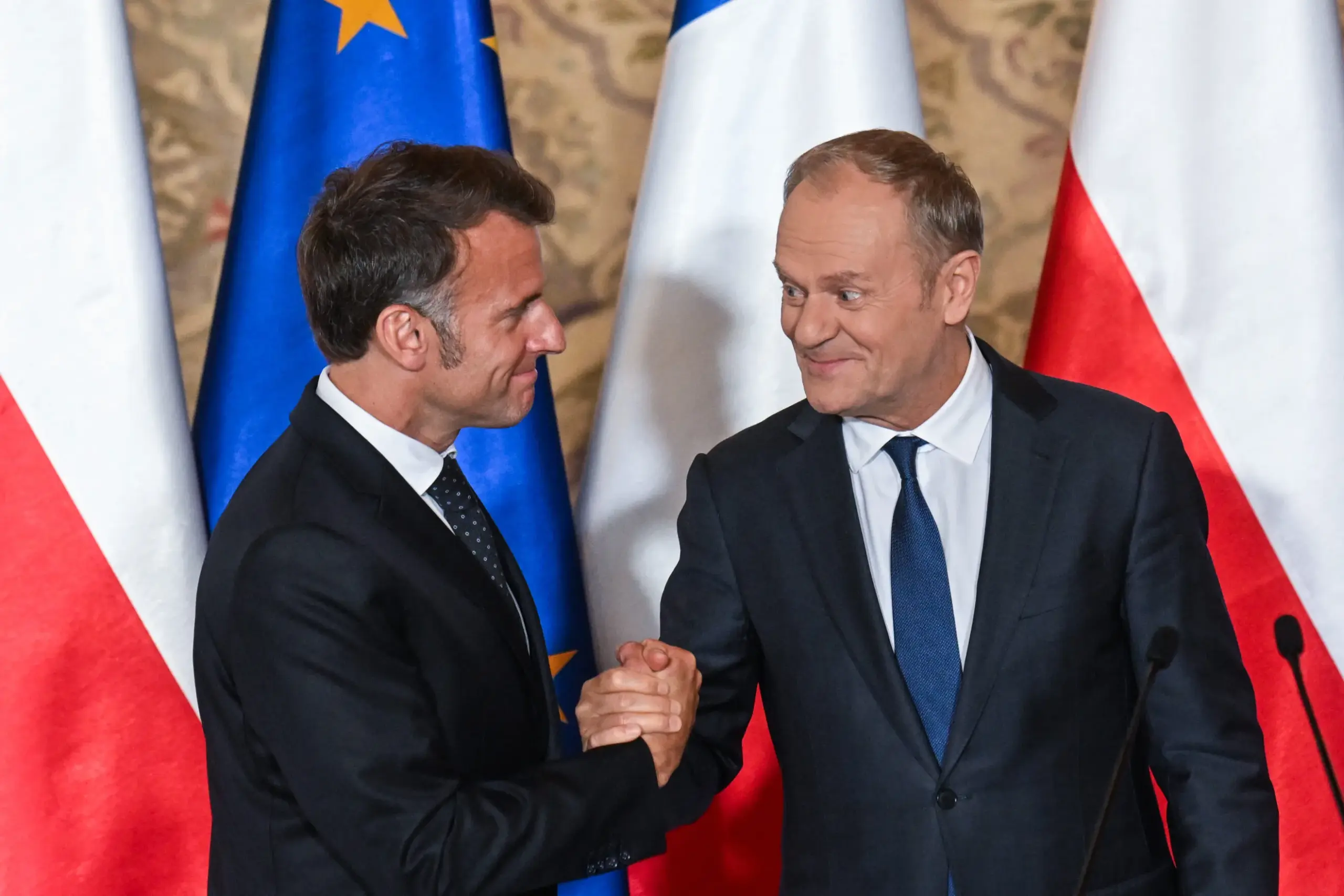 Președintele francez și premierul polonez au discutat despre posibile exerciții nucleare comune